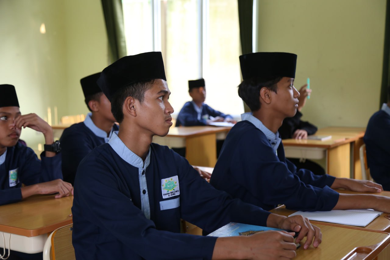 Ilustrasi. Semangat Baru di Tahun Ajaran Baru. www.sayangiyatim.com