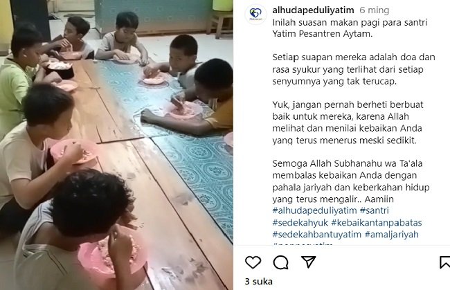 Gambar. Suasana Makan Santri Yatim Pesantren Marhamah lil Aytam - www.alhudapeduliyatim.com